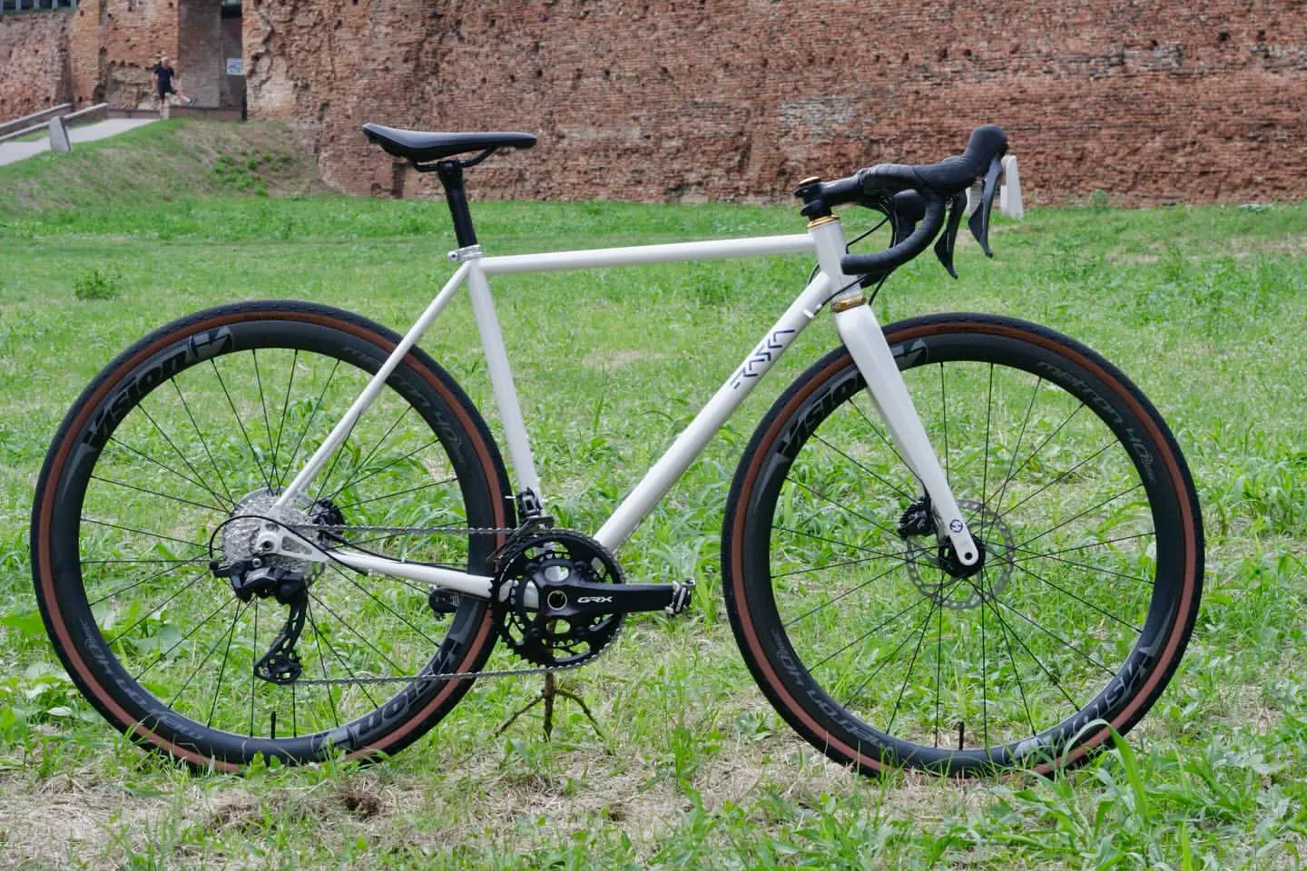 All-road bianco